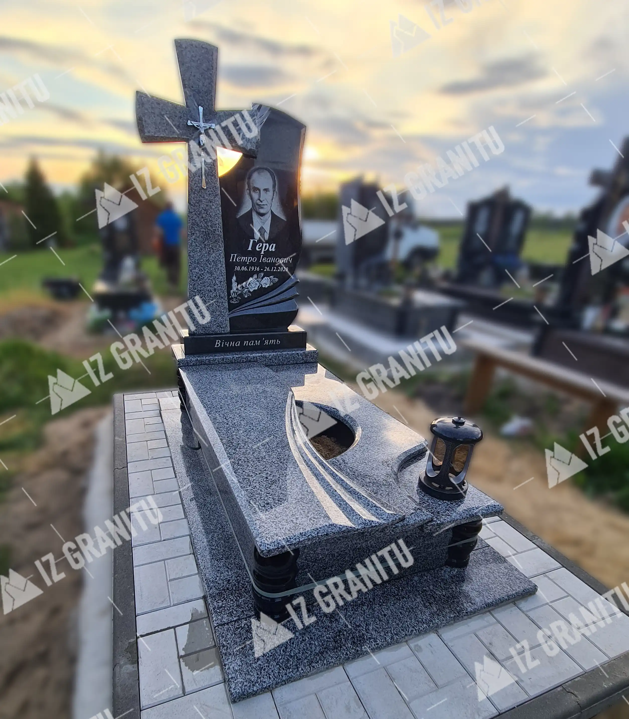Одинарний пам'ятник 22